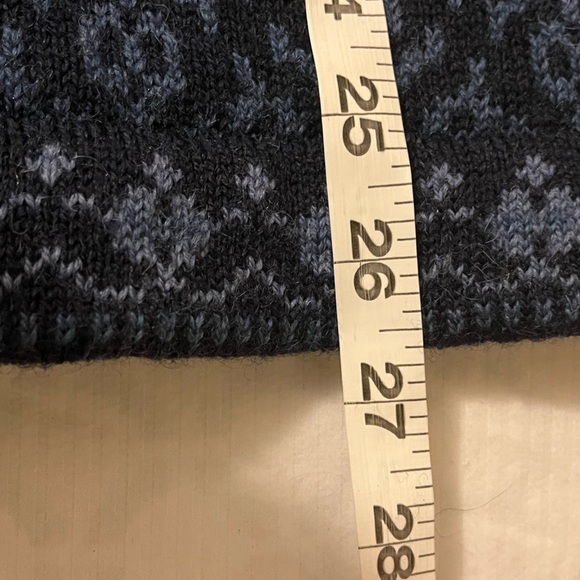 Nordstrickk Virgin Wool Blue Pattern Cardigan w/ metal closures (Norway), Small - Picture 9 of 11